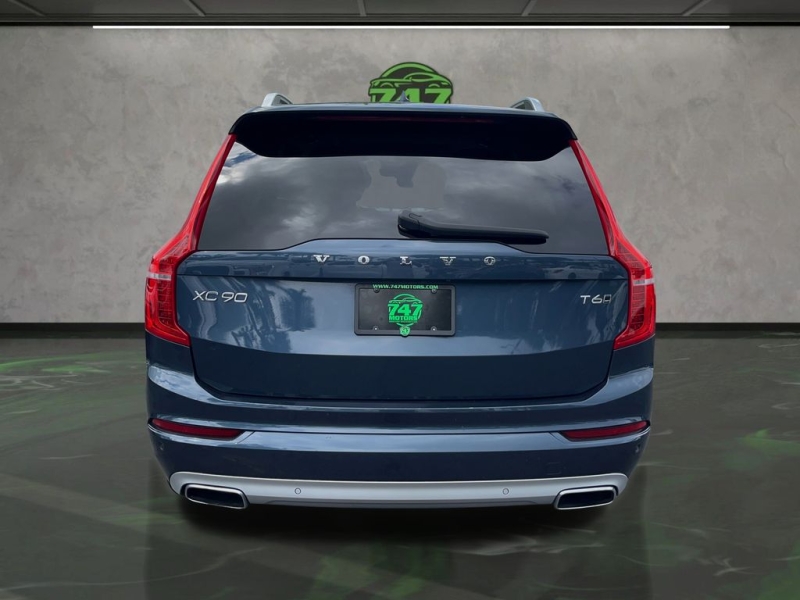 2019 Volvo XC90 T6 Momentum photo 4