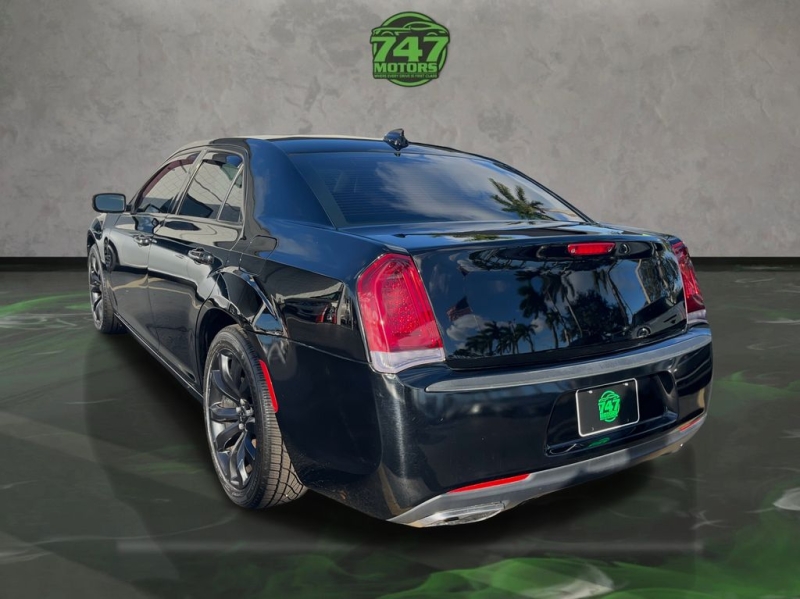 2020 Chrysler 300