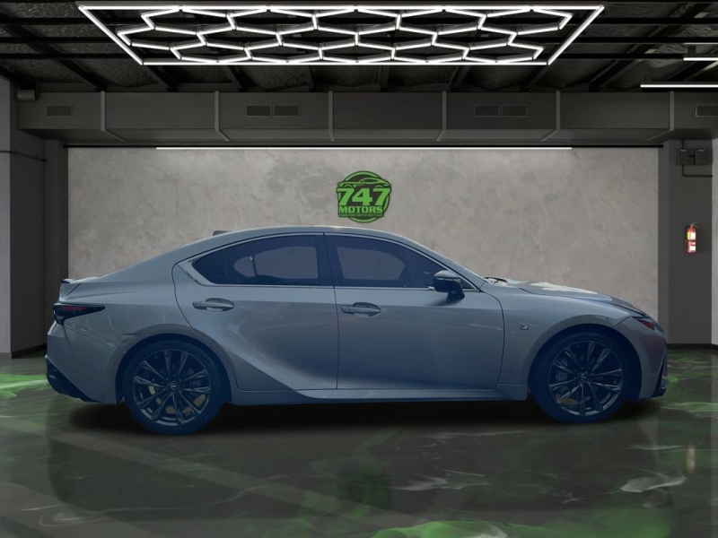 2022 Lexus IS