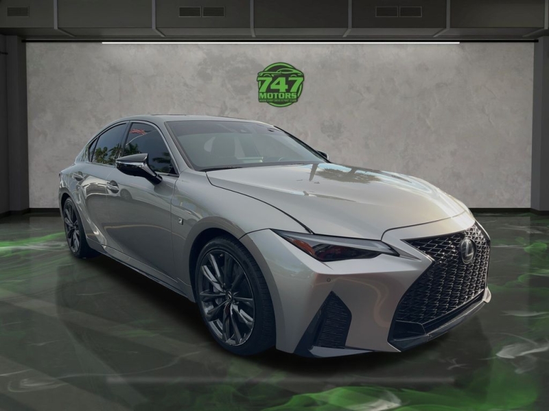 2022 Lexus IS