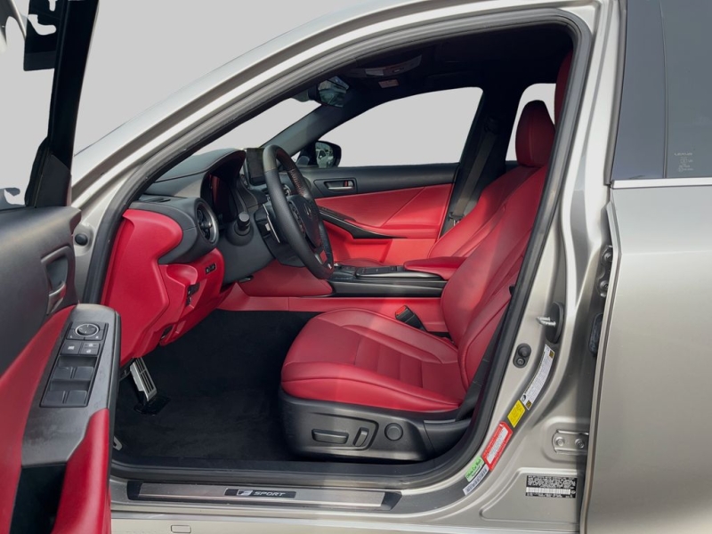 2022 Lexus IS