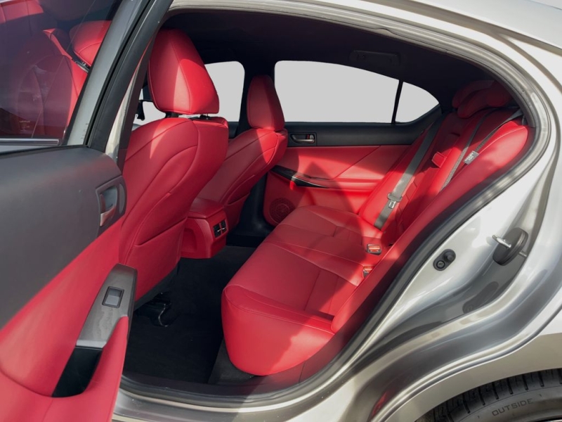 2022 Lexus IS