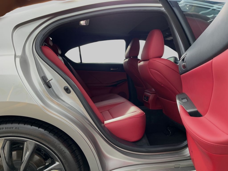 2022 Lexus IS