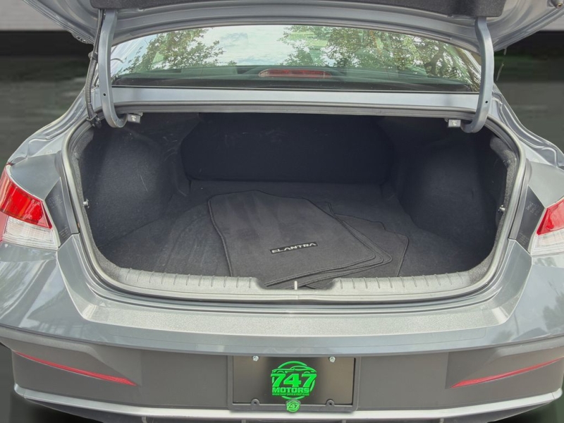 2024 Hyundai Elantra