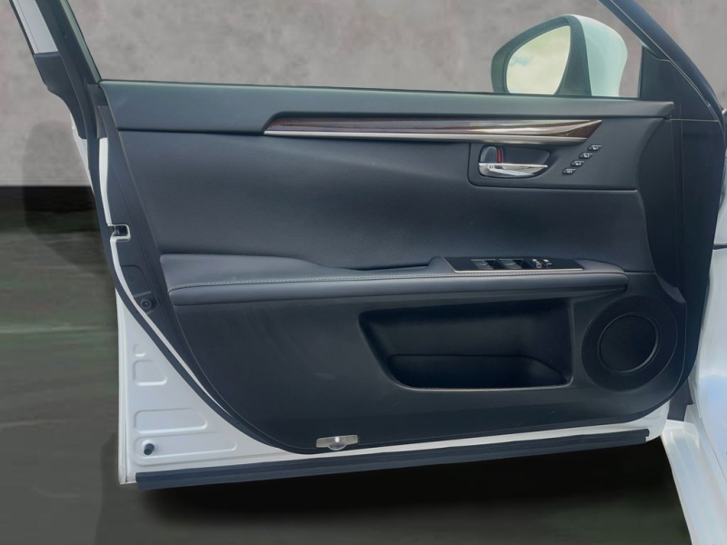 2018 Lexus ES