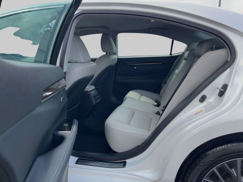 2018 Lexus ES