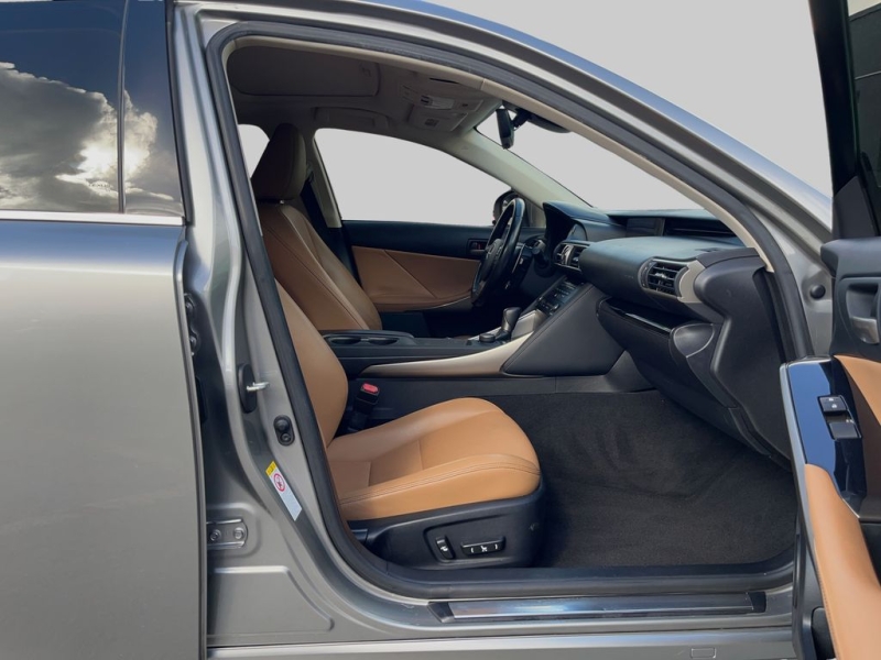 2018 Lexus IS