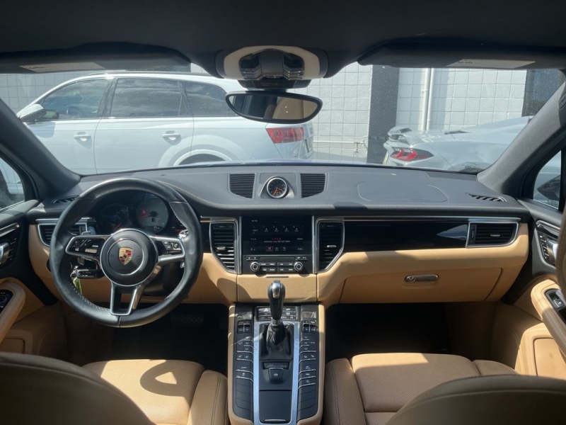 2017 Porsche Macan
