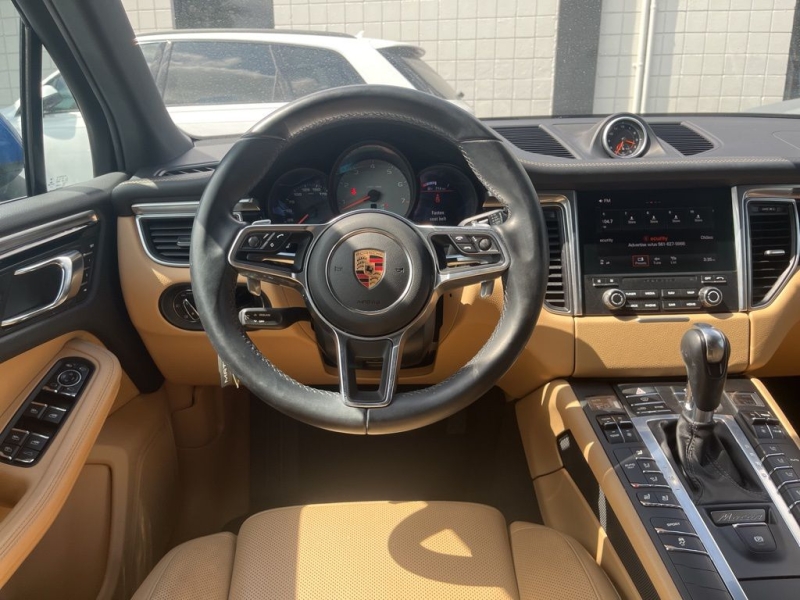 2017 Porsche Macan