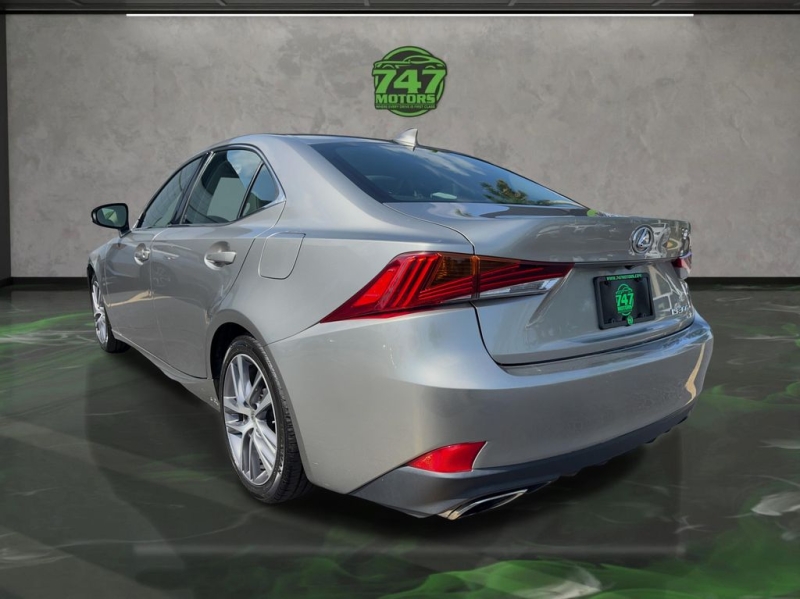 2019 Lexus IS