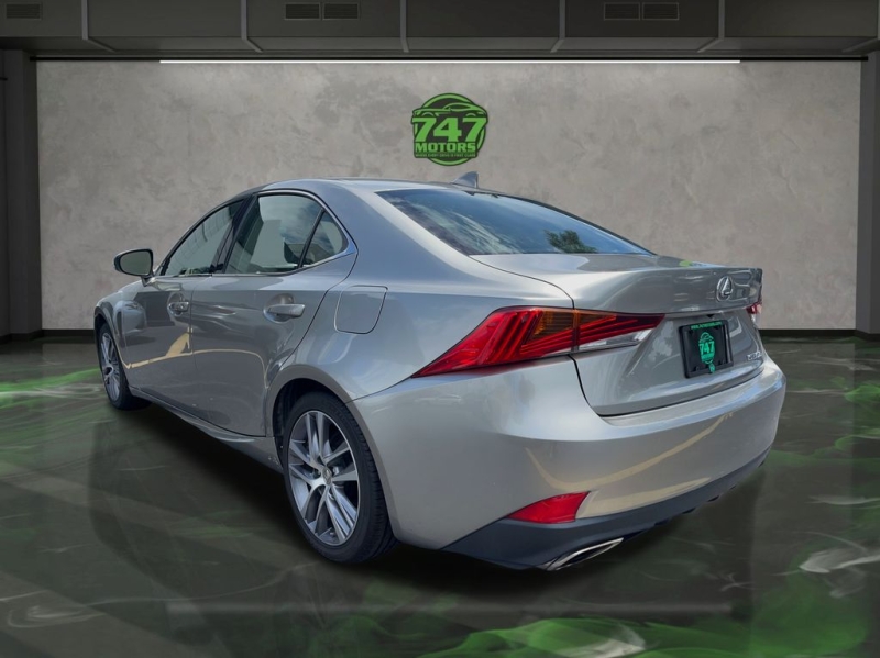 2019 Lexus IS