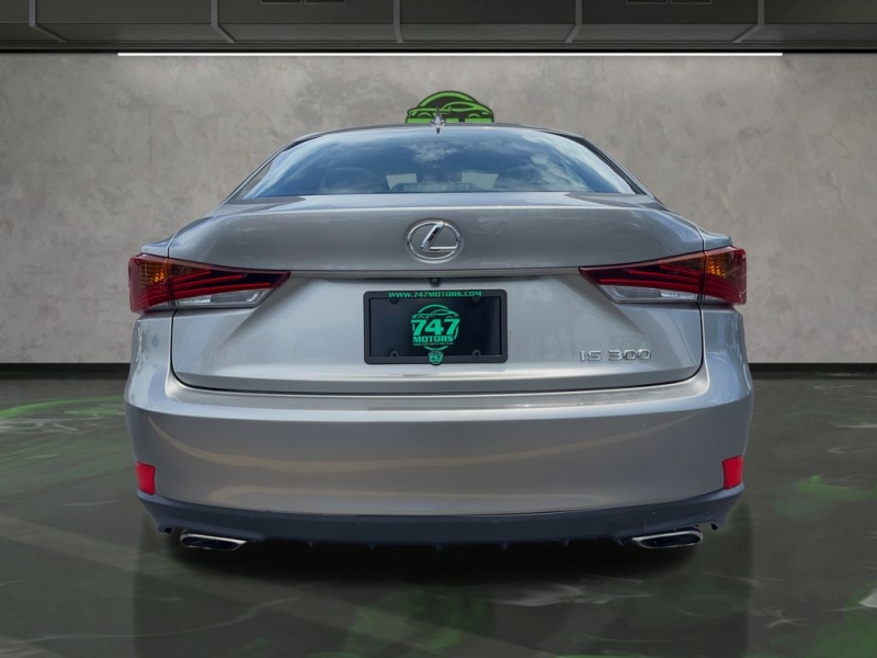 2019 Lexus IS