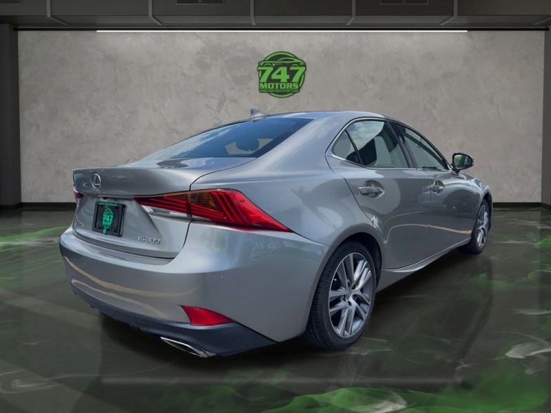 2019 Lexus IS