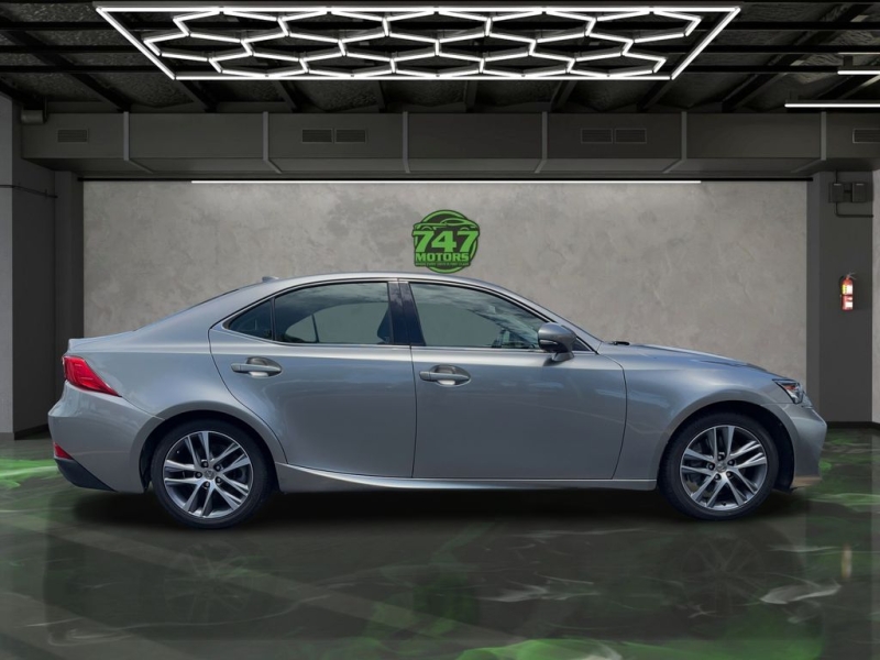 2019 Lexus IS