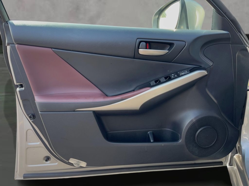 2019 Lexus IS