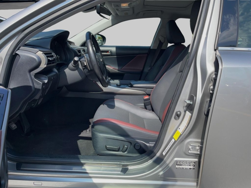 2019 Lexus IS
