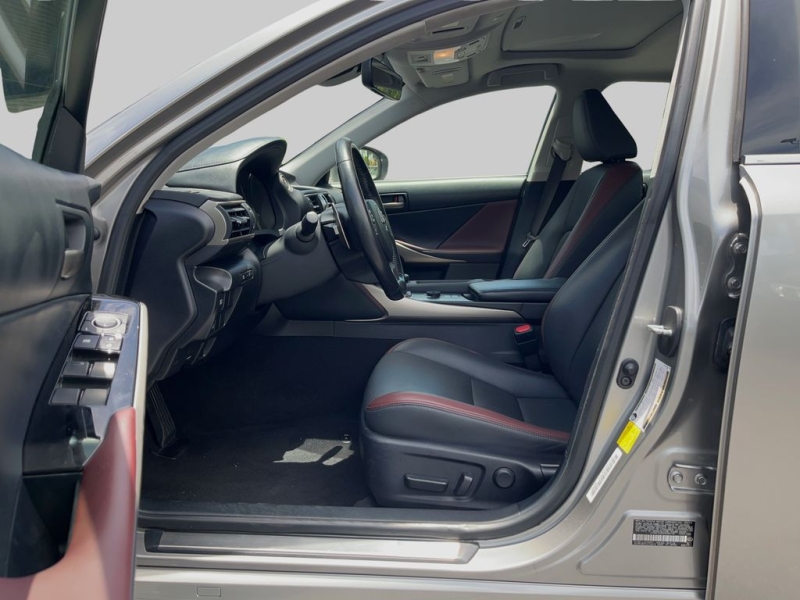 2019 Lexus IS