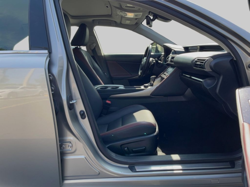 2019 Lexus IS