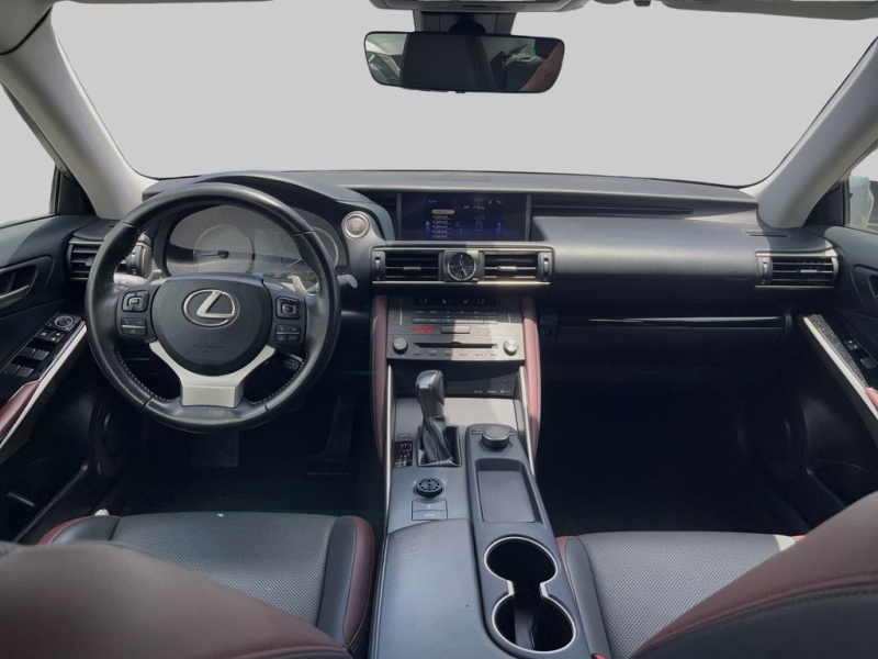 2019 Lexus IS