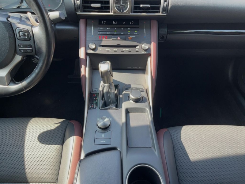 2019 Lexus IS