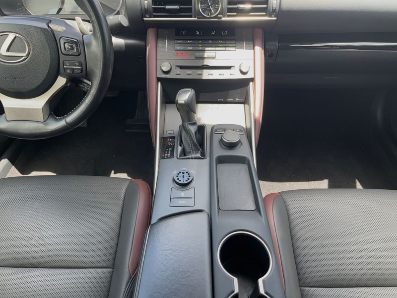2019 Lexus IS