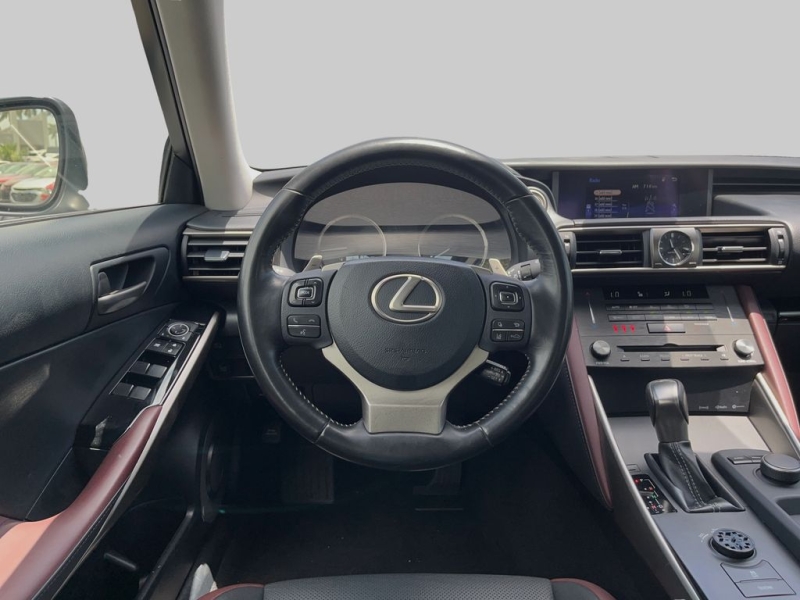 2019 Lexus IS