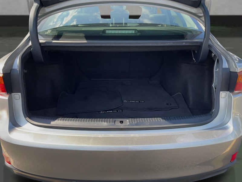 2019 Lexus IS