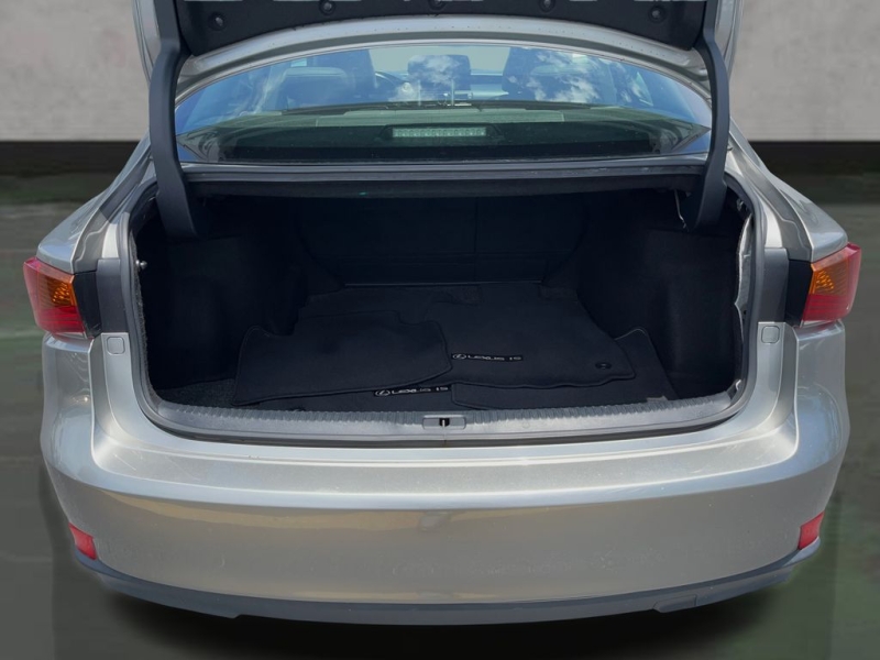 2019 Lexus IS