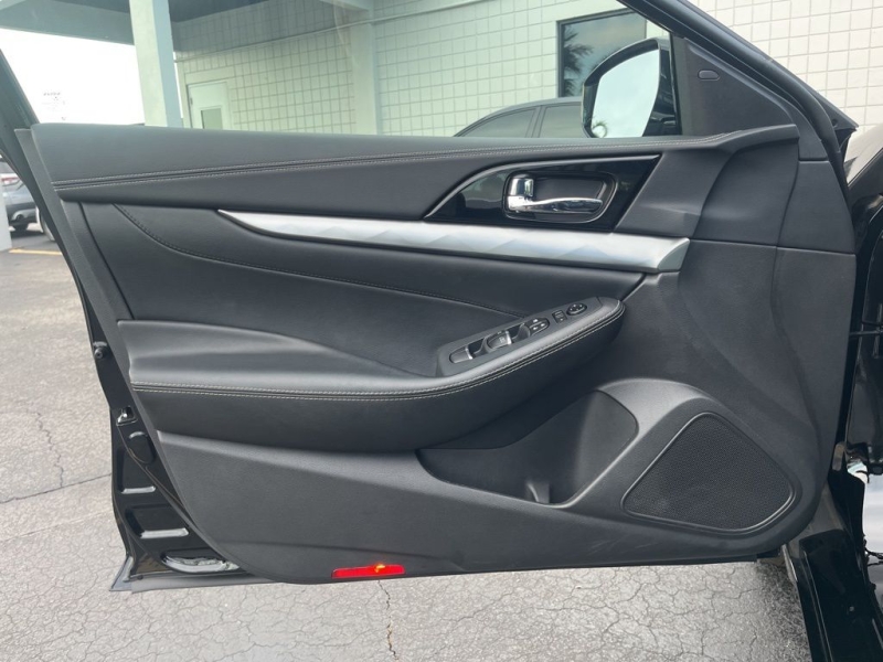 2023 Nissan Maxima