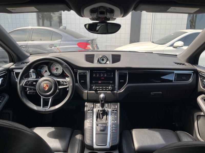2017 Porsche Macan