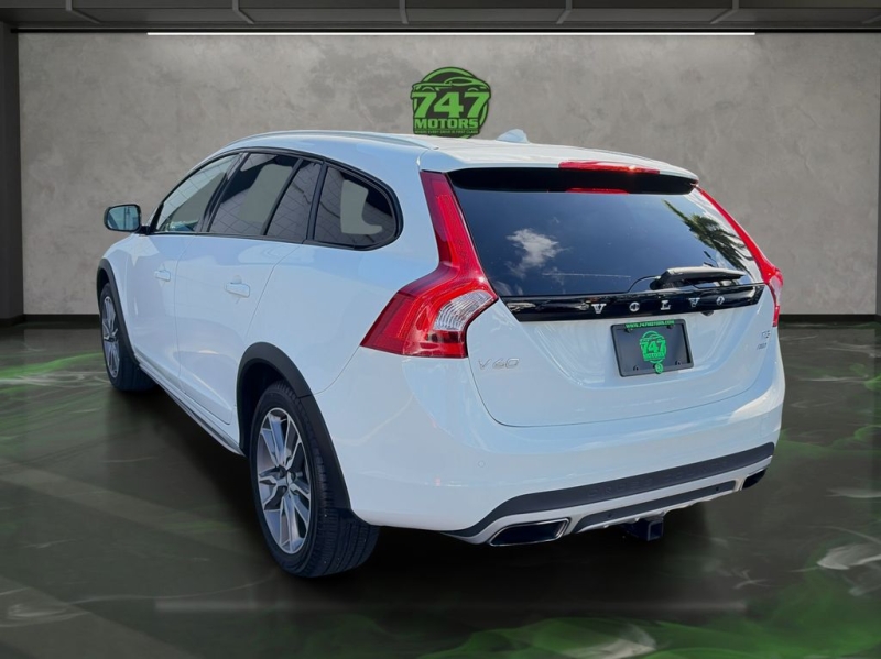 2018 Volvo V60 Cross Country