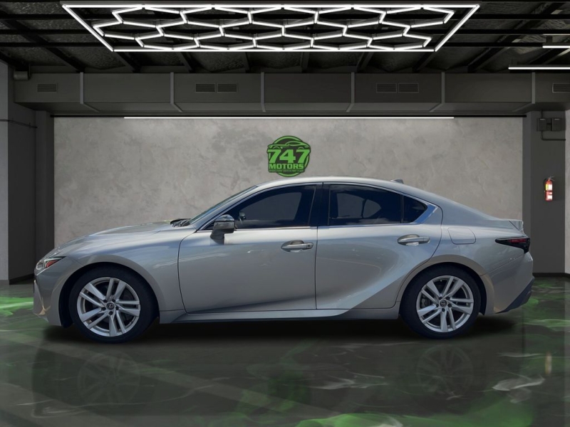 2021 Lexus IS