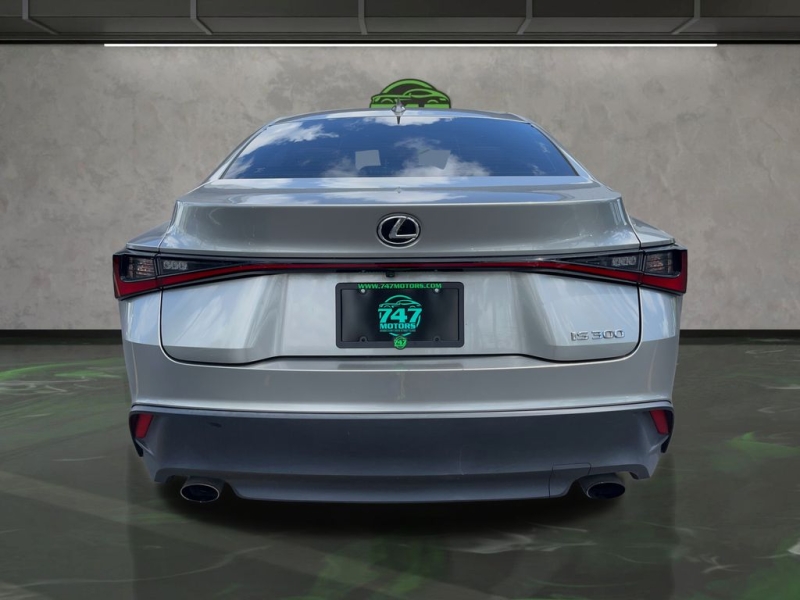 2021 Lexus IS