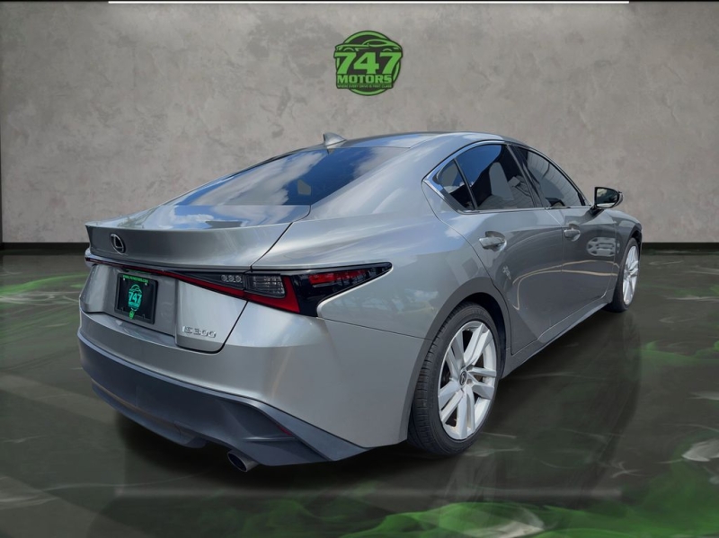2021 Lexus IS