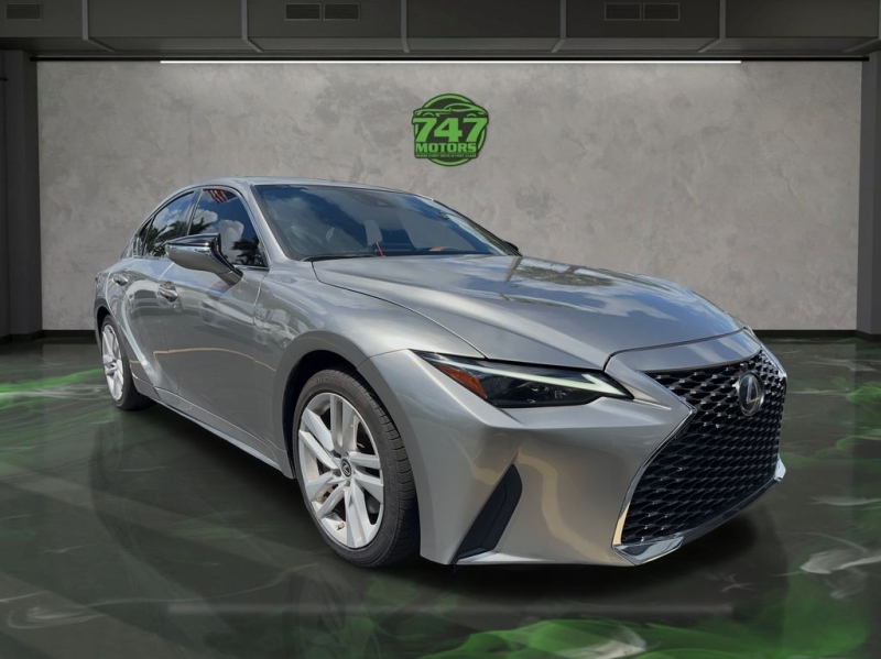 2021 Lexus IS