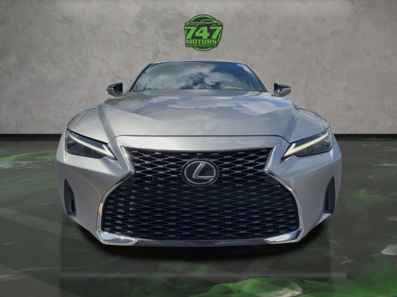 2021 Lexus IS