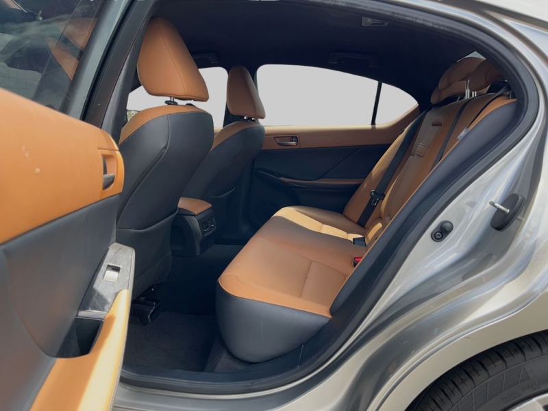 2021 Lexus IS