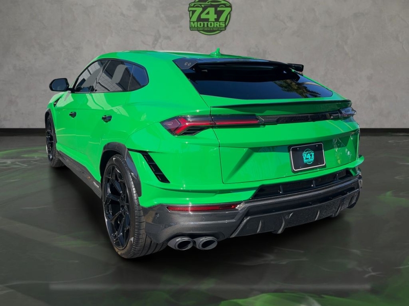 2024 Lamborghini Urus