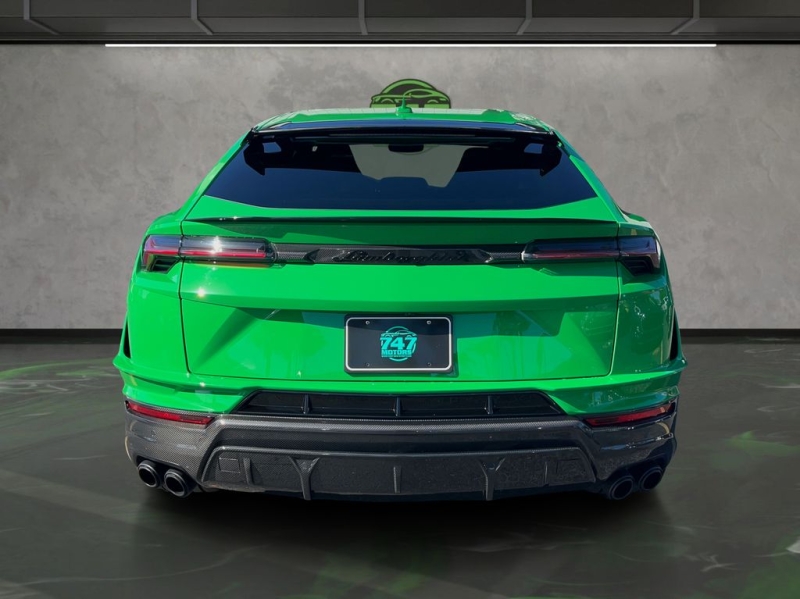 2024 Lamborghini Urus