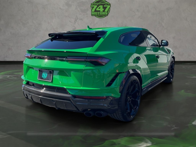 2024 Lamborghini Urus