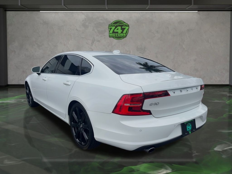 2018 Volvo S90