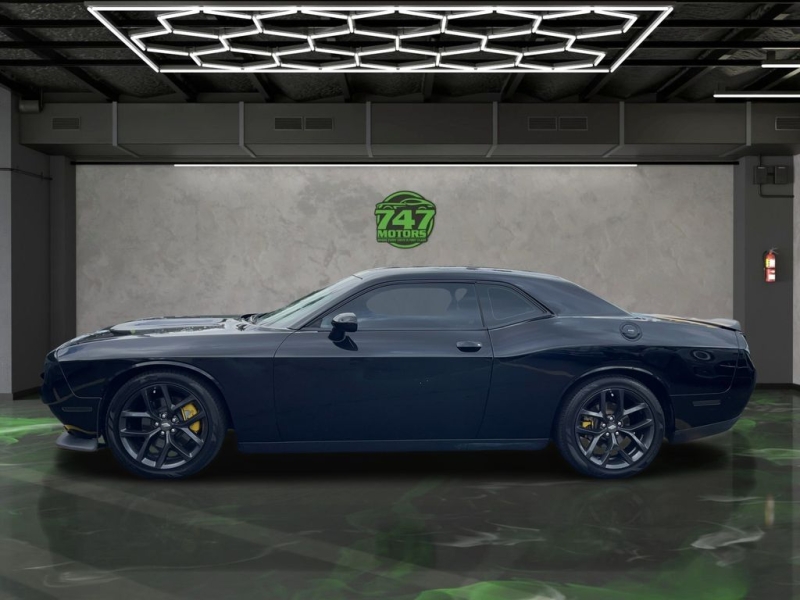 2021 Dodge Challenger R/T photo 2