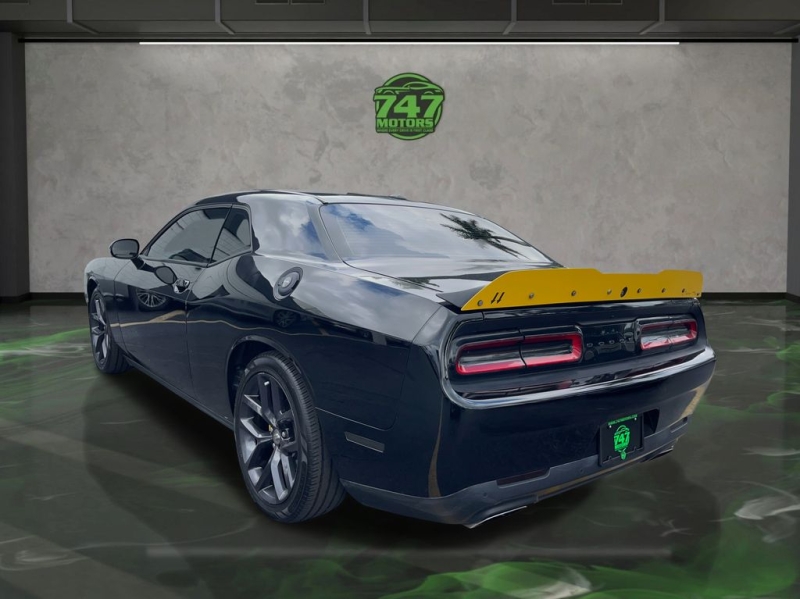 2021 Dodge Challenger R/T photo 3