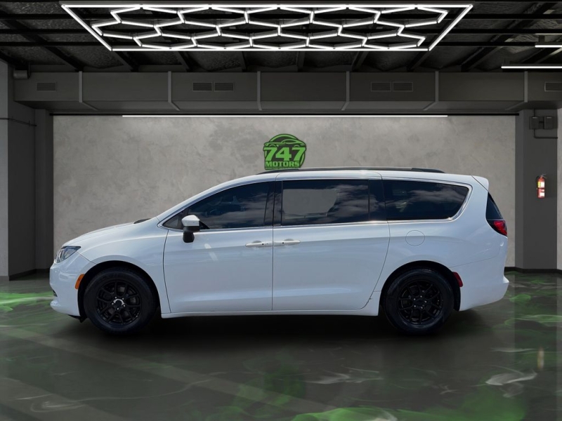 2021 Chrysler Voyager