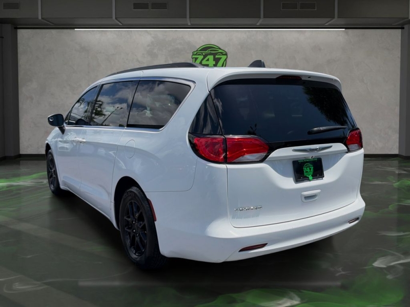 2021 Chrysler Voyager