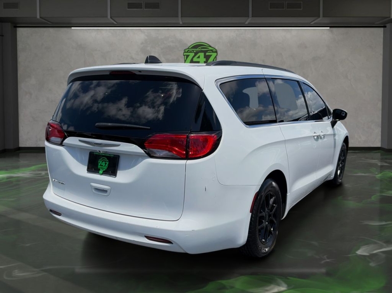 2021 Chrysler Voyager