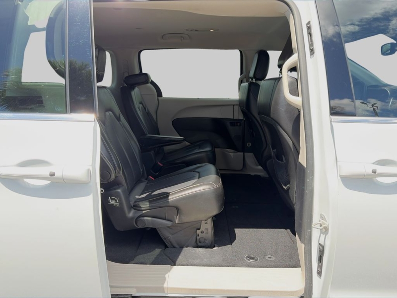 2021 Chrysler Voyager