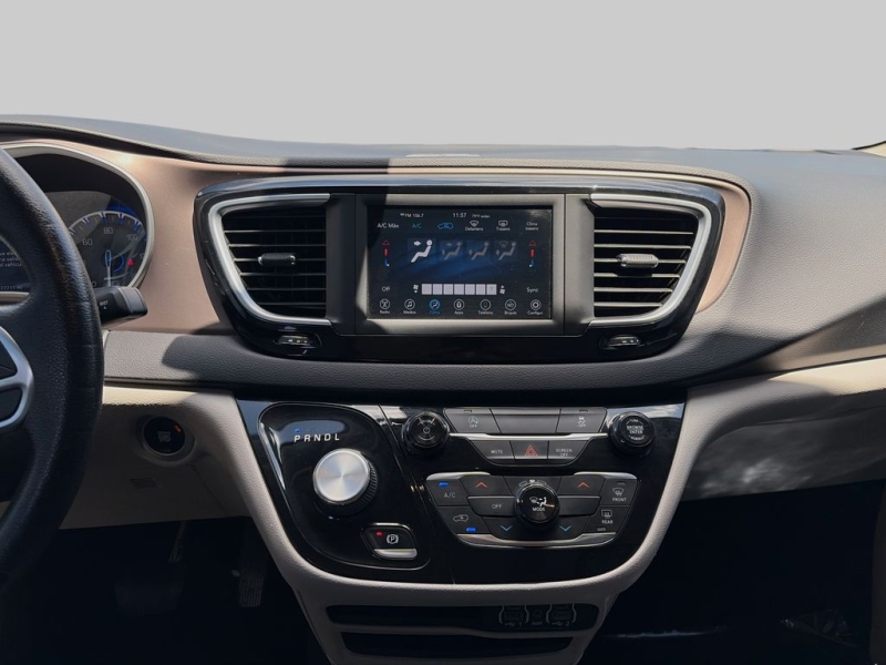 2021 Chrysler Voyager