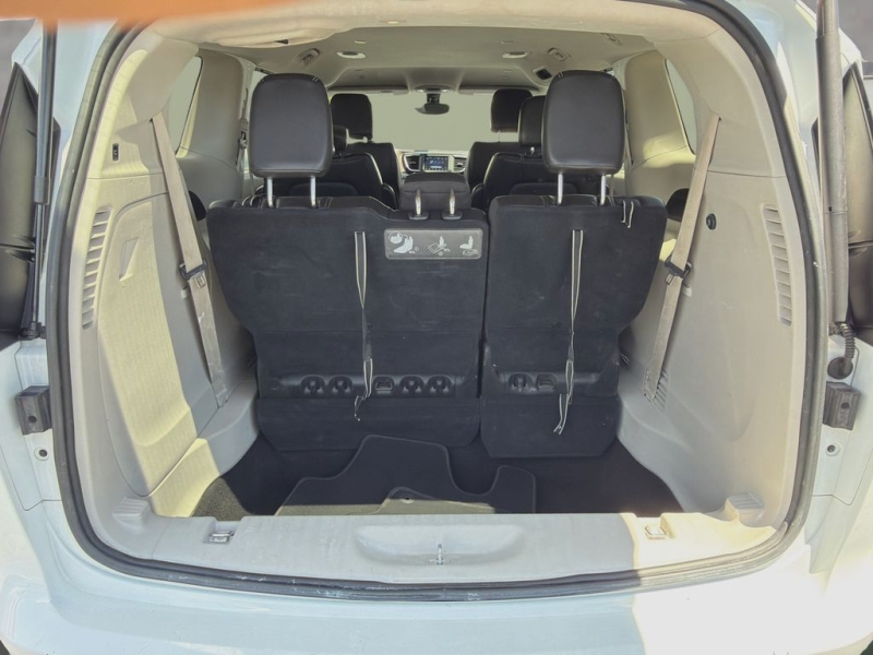 2021 Chrysler Voyager