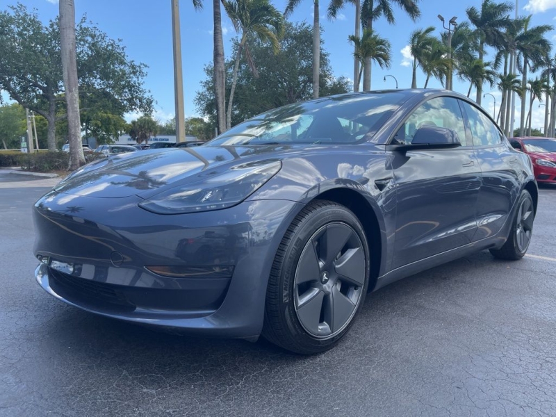 2023 Tesla Model 3 -'s photo